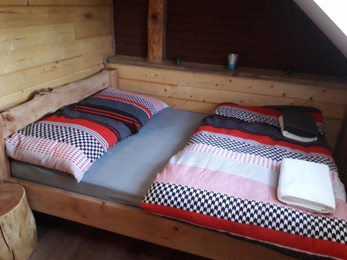 Jaskowa Chata Bieszczady Apartament Z Basenem Baligród Exterior foto