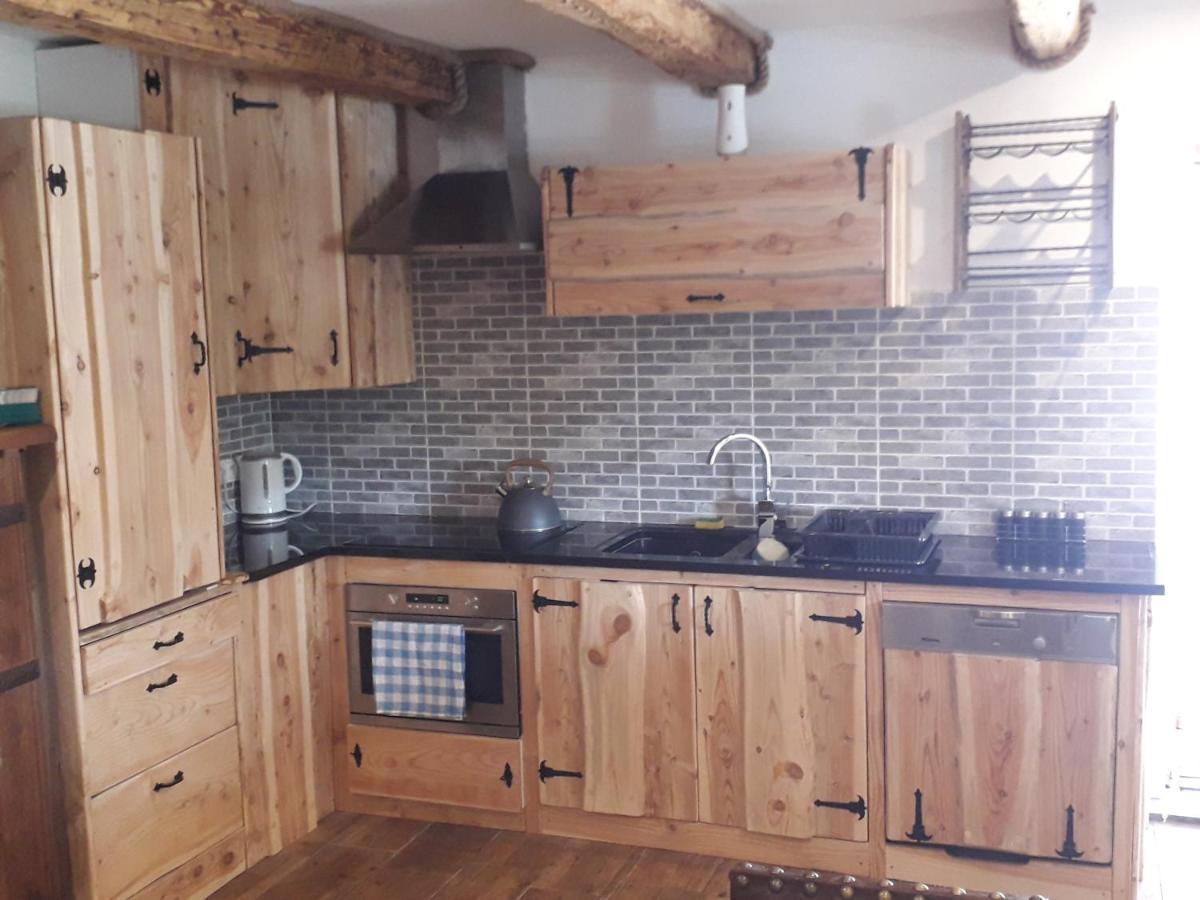 Jaskowa Chata Bieszczady Apartament Z Basenem Baligród Exterior foto