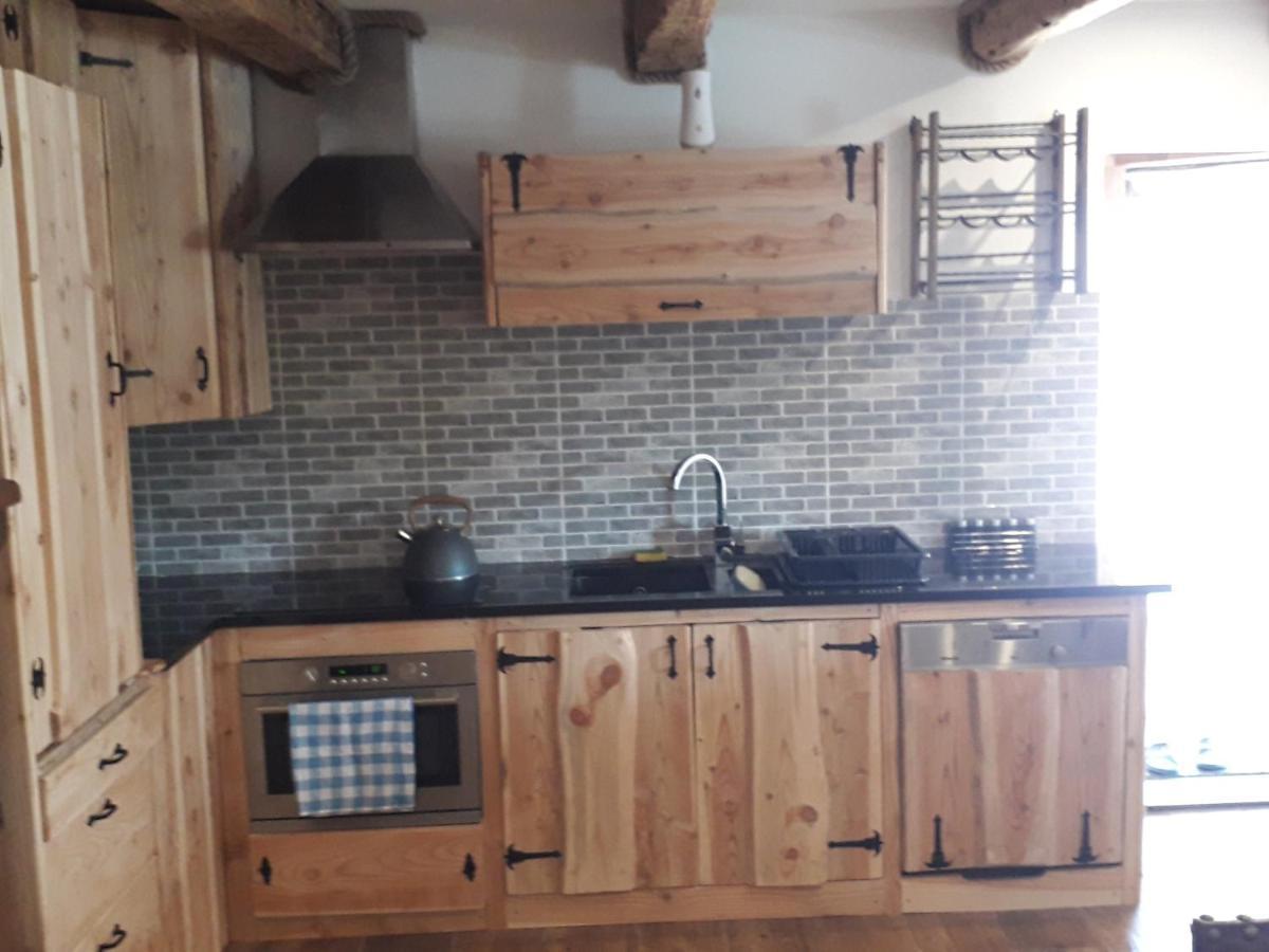Jaskowa Chata Bieszczady Apartament Z Basenem Baligród Exterior foto